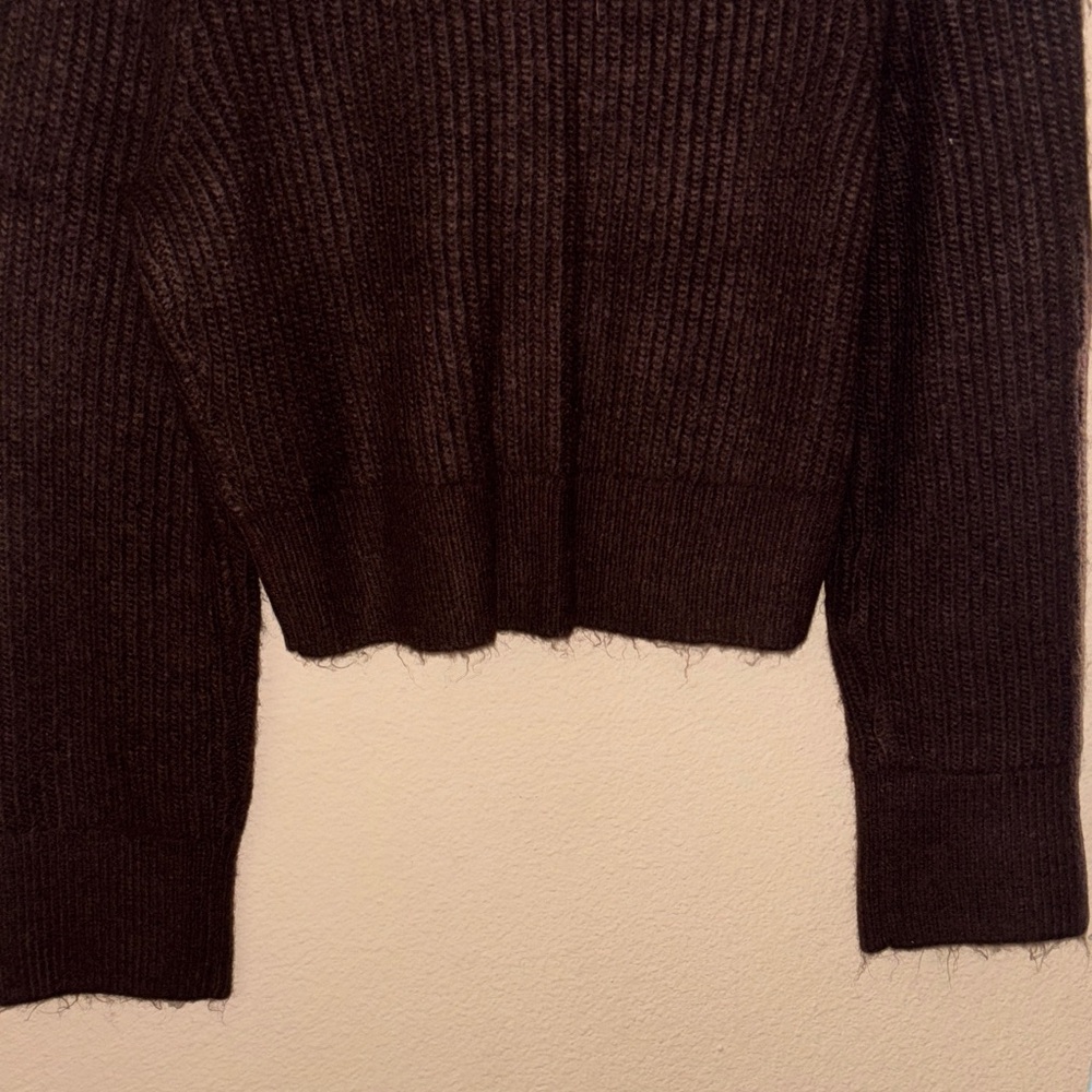 NWT Abercrombie & Fitch Sweater - Picture 4 of 6